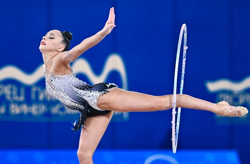 World Gymnastics допустила российских гимнастов к международным турнирам с флагом и гимном